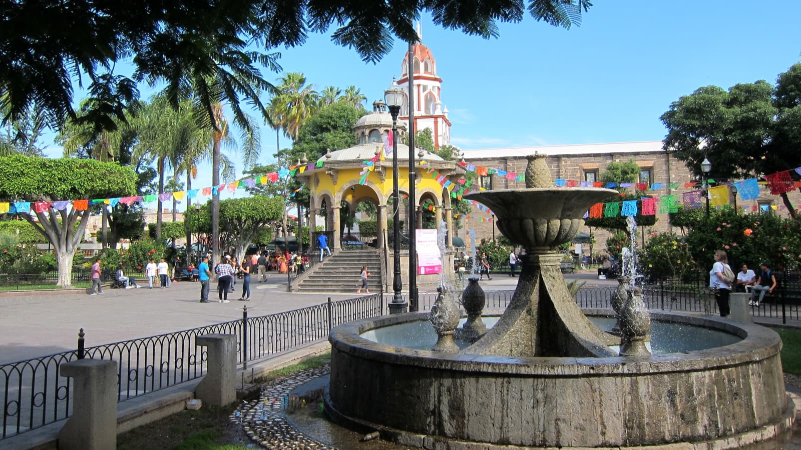 Tlaquepaque — Clara Contigo
